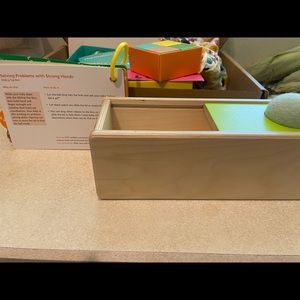 Lovevery sliding top box